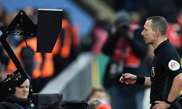 FIFA: Teknologi Perwasitan Video (VAR) Bakal Diterapkan pada Seri Juara BRI Liga 1 2023/2024