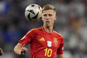 Pertarungan Manchester City vs Barcelona demi Dani Olmo