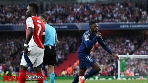 PSG Bungkam Arsenal di Emirates: Rooney Sentil Ucapan Declan Rice yang Terlalu Idealis PSG Bungkam Arsenal di Emirates