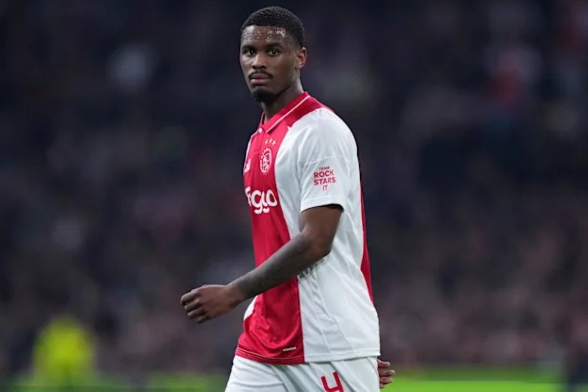 Perburuan Jorrel Hato dari Ajax