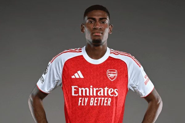 Resmi! Cristhian Mosquera Jadi Rekrutan Kelima Arsenal di Musim Panas 2025