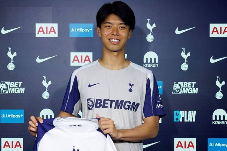 Kota Takai Datang ke Tottenham