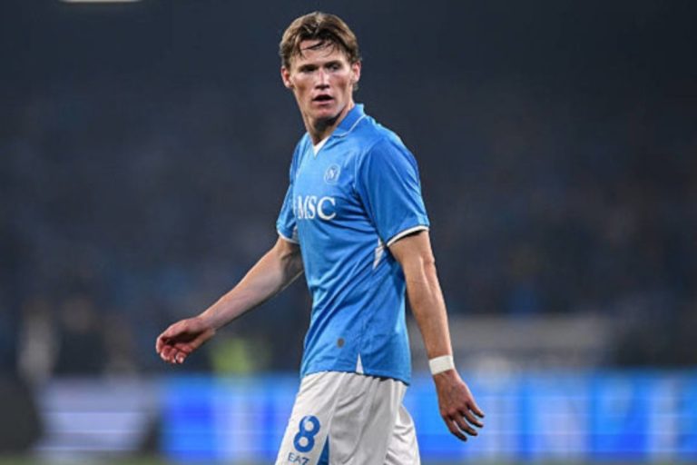 Scott McTominay Bersinar di Napoli