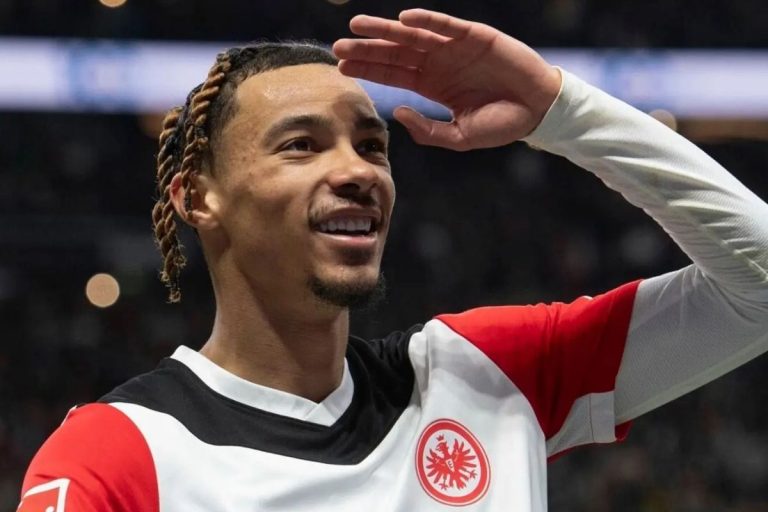 Hugo Ekitike Segera Merapat ke Liverpool,