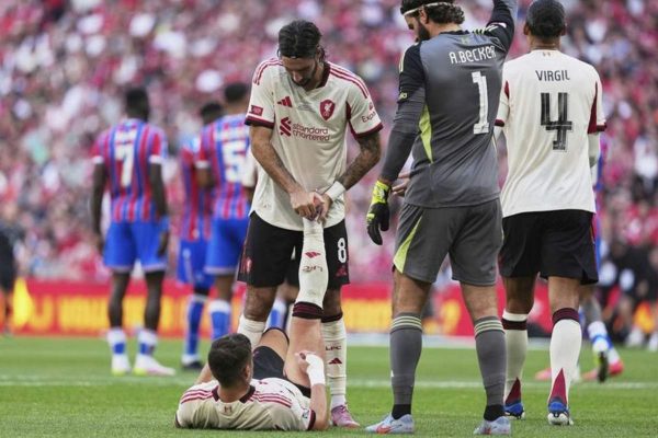 Legenda Liverpool Peringatkan Arne Slot: Serangan Tajam, Tapi Pertahanan Masih Memprihatinkan!