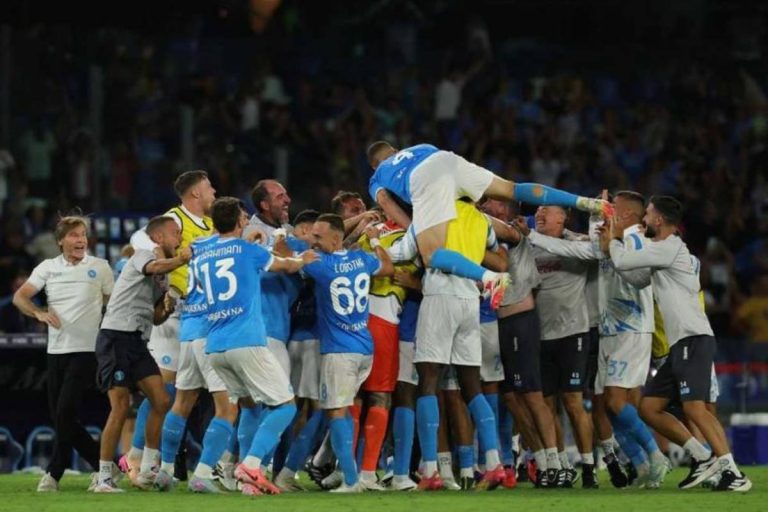 Napoli dan AS Roma Masih Pertahankan Rekor Sempurna