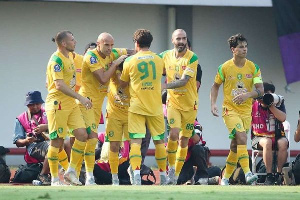 Bedah Kekuatan Persebaya vs Bali United di BRI Super League Pekan 3: Adu Tajam di Depan, Adu Kuat di Belakang!