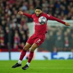 Joe Gomez Batal Pindah ke AC Milan Meski Sudah Masuk Daftar Incaran