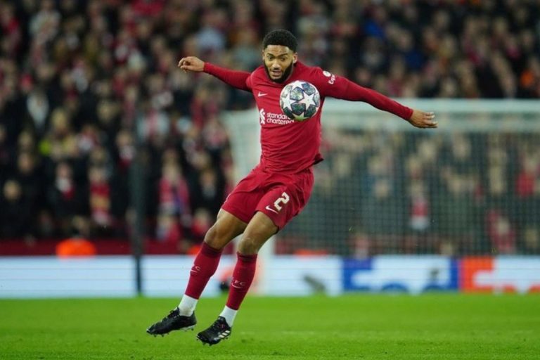 Joe Gomez Batal Pindah ke AC Milan Meski Sudah Masuk Daftar Incaran