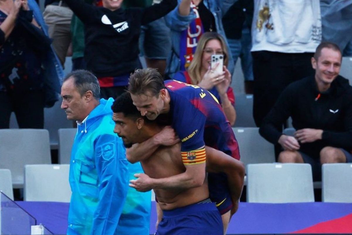 Frenkie de Jong Bersinar