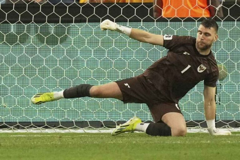 Kiper Utama Indonesia Hadapi Arab Saudi