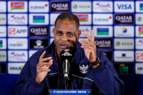 Wartawan Arab Buat Suasana Canggung, Kluivert Tetap Tenang